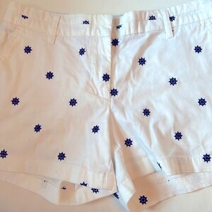 British Khaki Women’s Embroidered Shorts. Size 6.
